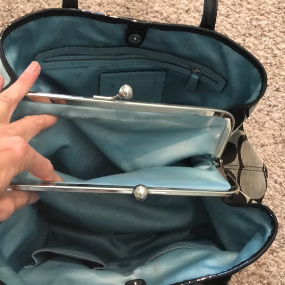 Coach purse - Picture 4 of 5